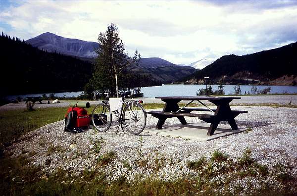 11.Steamboat River - Summit Lake: "Zelten auf dem Hhepunkt"