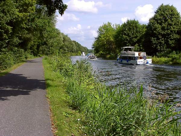 14. Oranienburg - Frstenberg: "Begleitfahrzeuge"