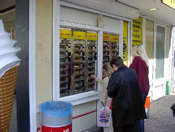 4. Heerewarden - Dordrecht: "Frikandel-Automat"